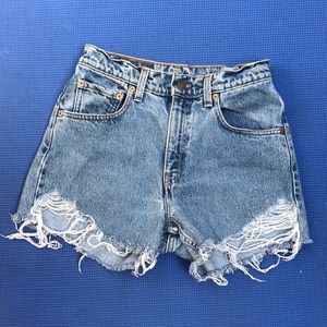 High waisted Shred Levi Shorts